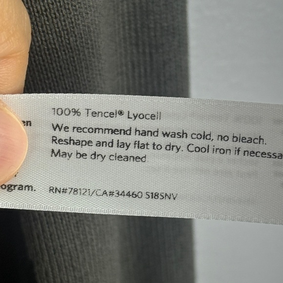 Eileen Fisher Classy Neutral Minimalist Ribbed Black Gray Knit Top  Size XS - Picture 8 of 9